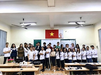 Đoàn thanh niên Trường Đại học Hải Phòng chỉ đạo 100% chi đoàn tổ chức đợt sinh hoạt chính trị với chủ đề